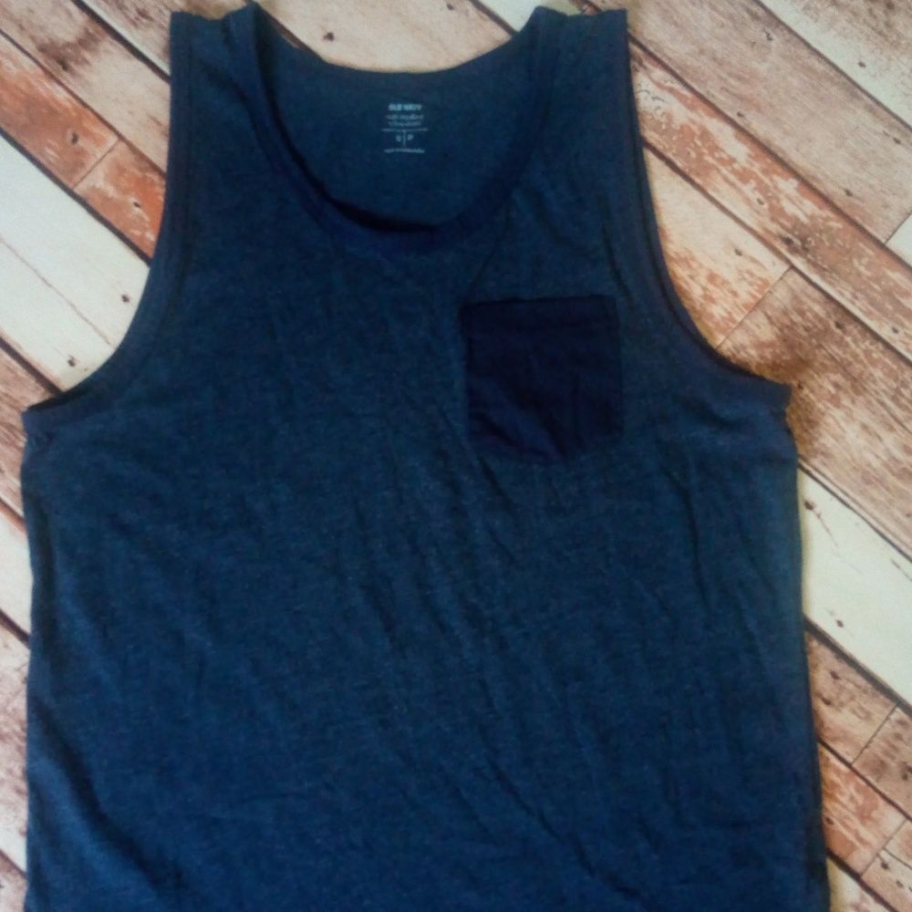 3 for 15$ Old navy muscle shirt